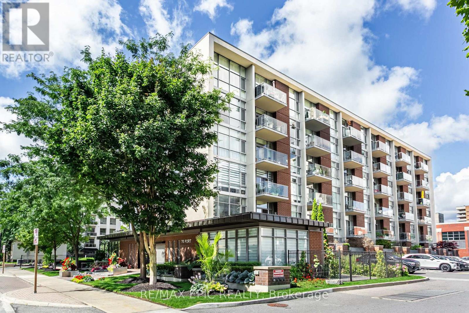 Photo 2 of 405 70 Port Street E, Mississauga ON