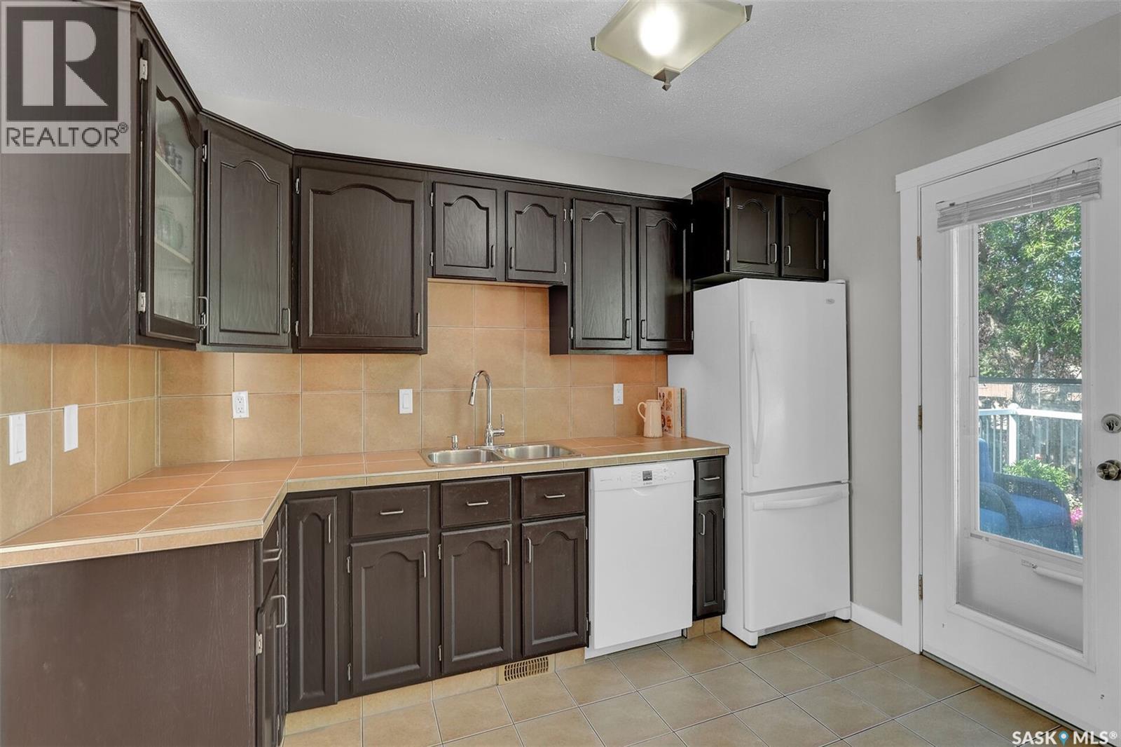 Photo 3 of 1238 Gelsinger Place N, Regina SK
