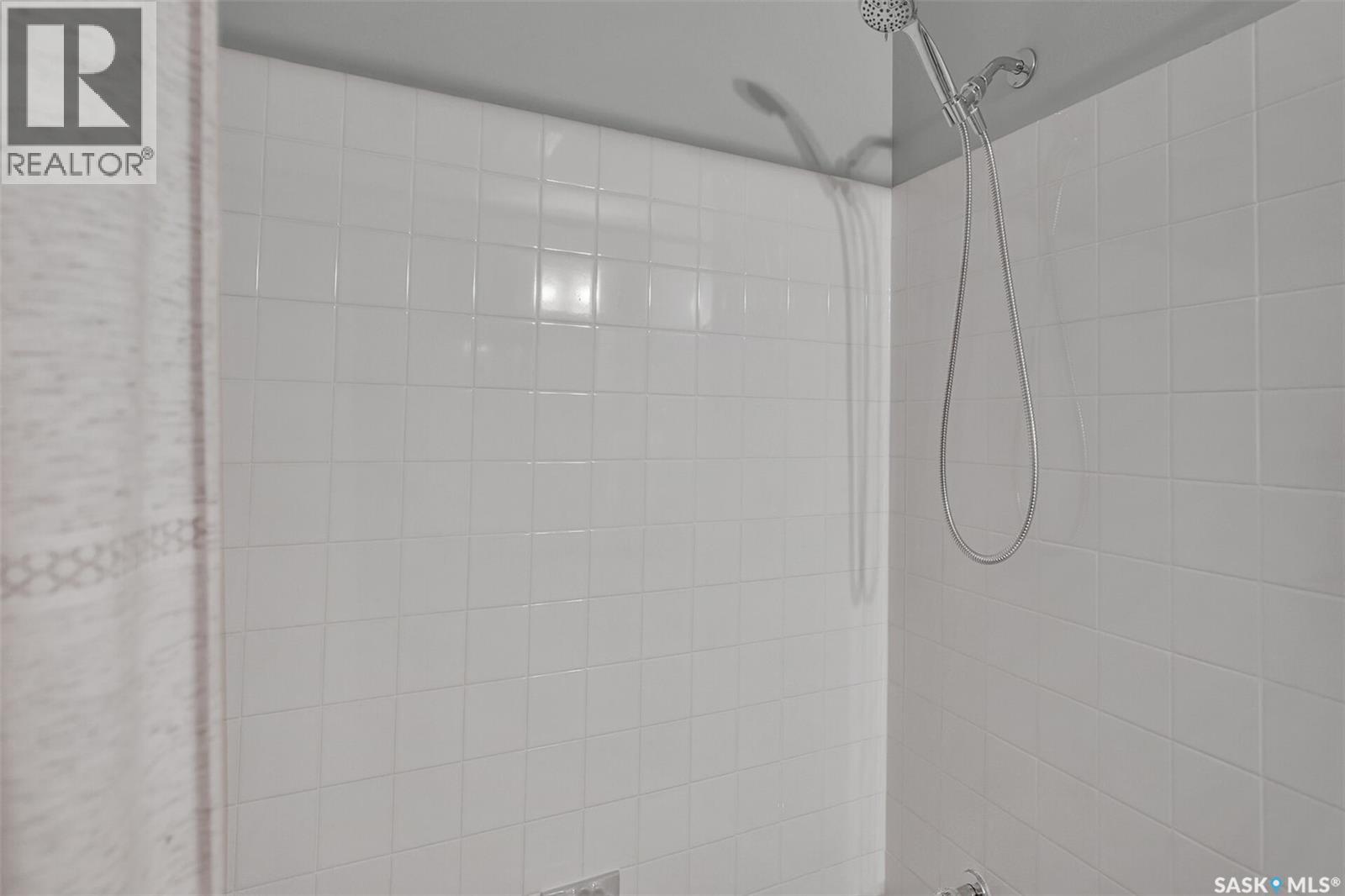 Photo 2 of 1238 Gelsinger Place N, Regina SK