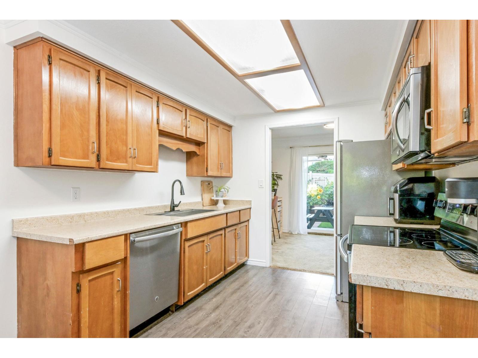 Photo 23 of 2 33931 Marshall Road, Abbotsford BC