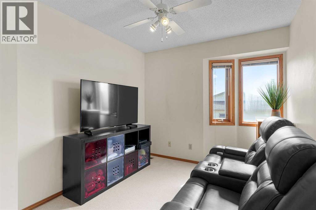 Photo 16 of 116 Patina Park Sw, Calgary AB