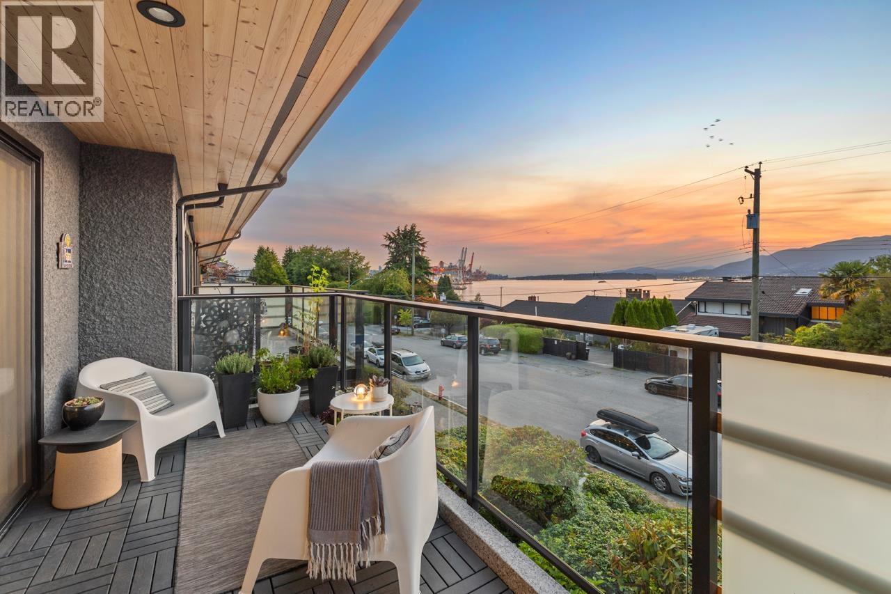 Photo 1 of 305 2336 Wall Street, Vancouver BC