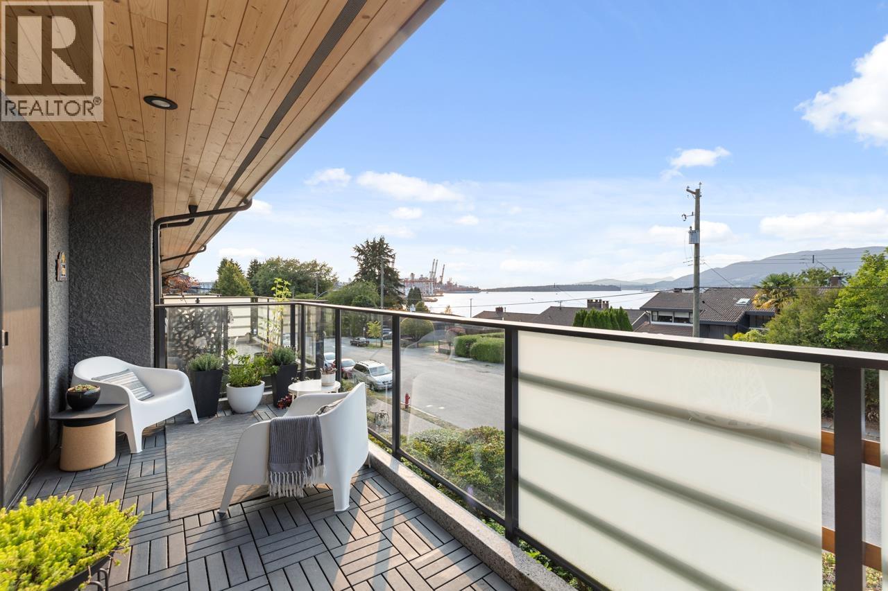 Photo 6 of 305 2336 Wall Street, Vancouver BC