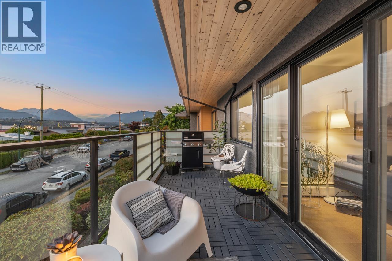 Photo 2 of 305 2336 Wall Street, Vancouver BC
