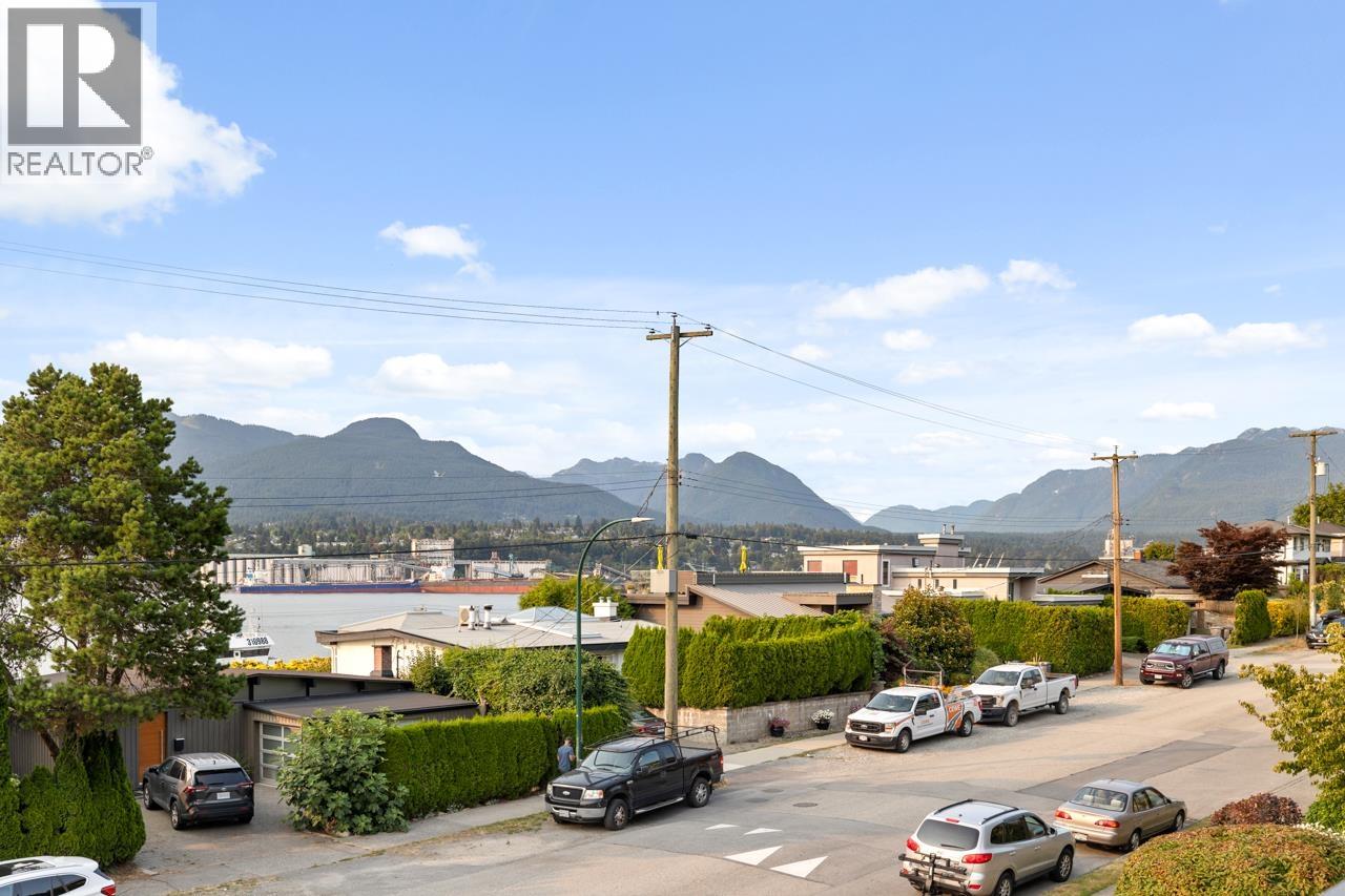Photo 11 of 305 2336 Wall Street, Vancouver BC