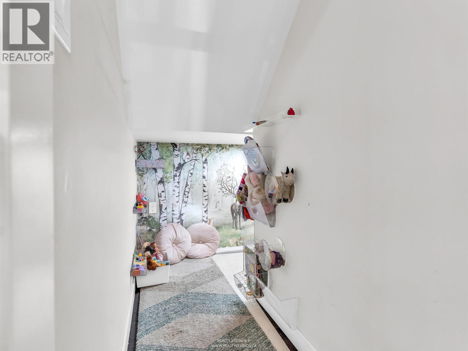 Photo 11 of 3103 St George Street, Vancouver BC