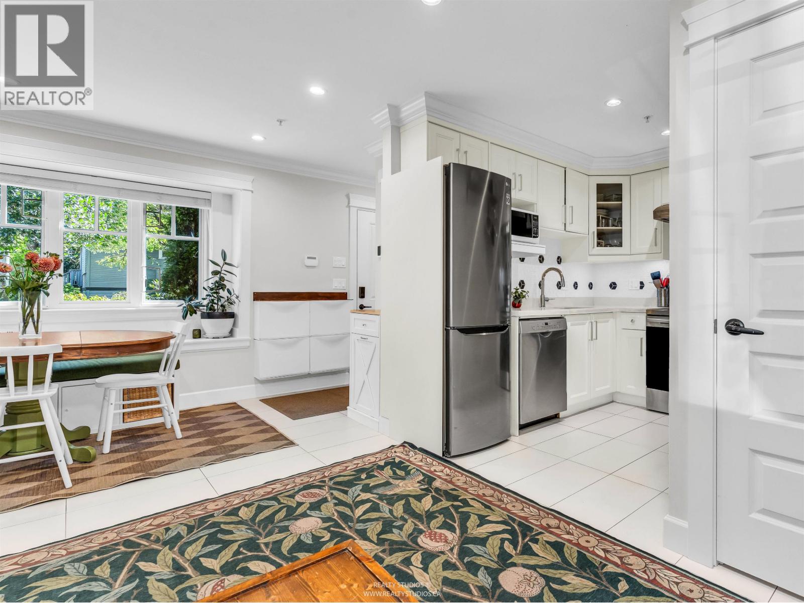 Photo 7 of 3103 St George Street, Vancouver BC