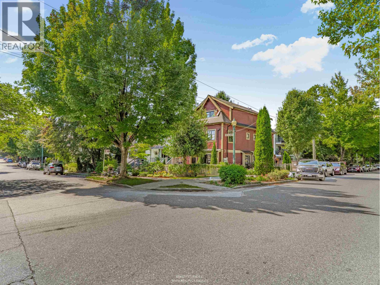 Photo 34 of 3103 St George Street, Vancouver BC