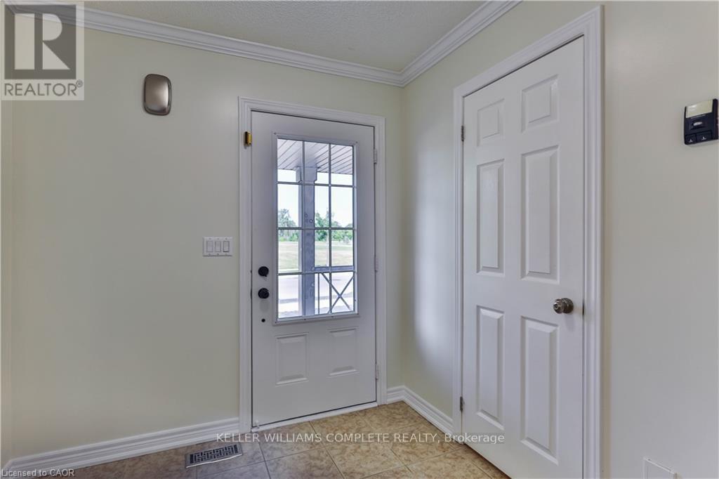 Photo 6 of 151 Spring Creek Drive, Hamilton ON