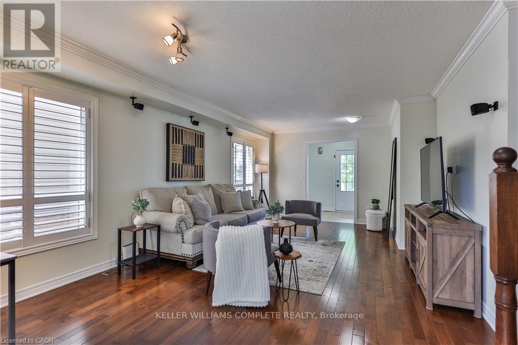Photo 7 of 151 Spring Creek Drive, Hamilton ON