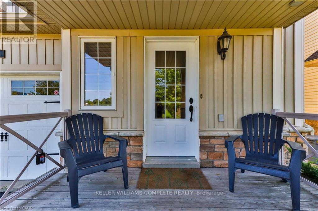Photo 18 of 151 Spring Creek Drive, Hamilton ON