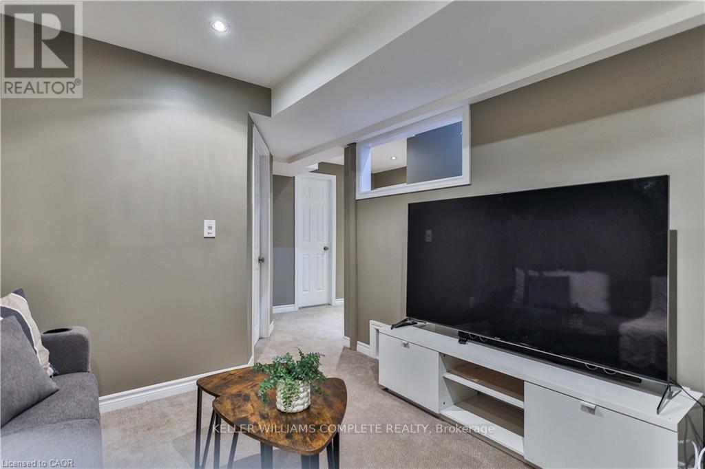 Photo 27 of 151 Spring Creek Drive, Hamilton ON