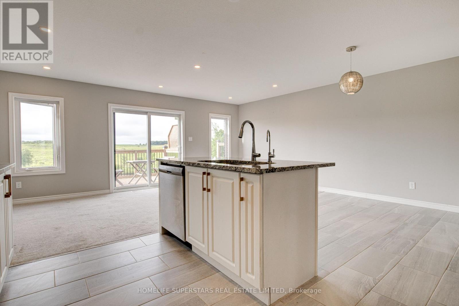 Photo 42 of 33 Woodedge Circle, Kitchener ON