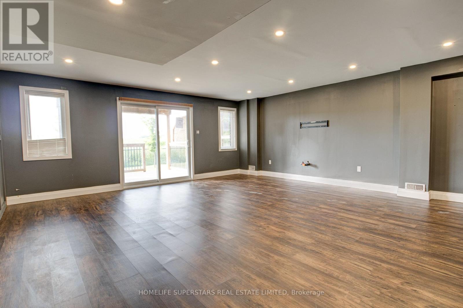 Photo 29 of 33 Woodedge Circle, Kitchener ON