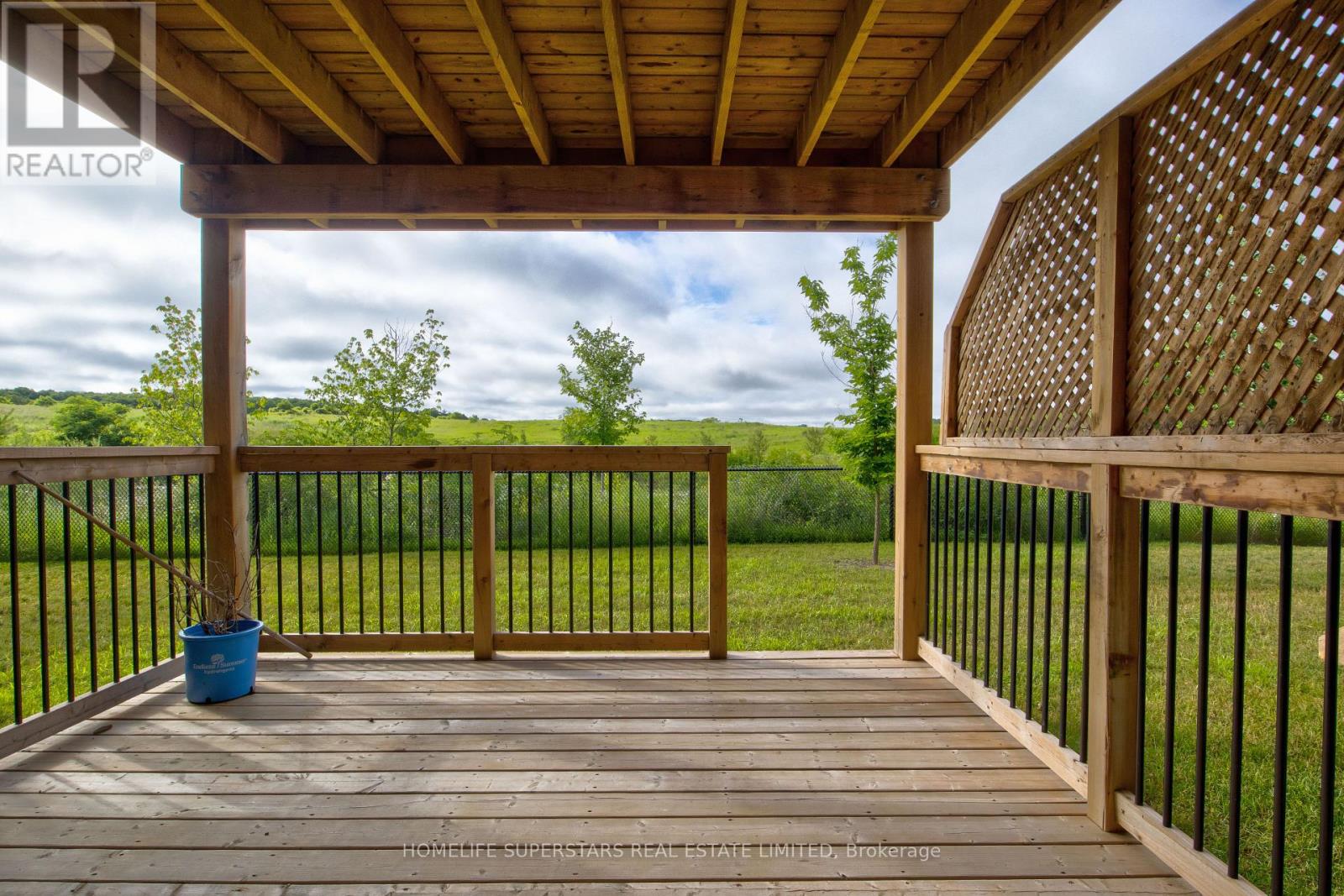 Photo 18 of 33 Woodedge Circle, Kitchener ON