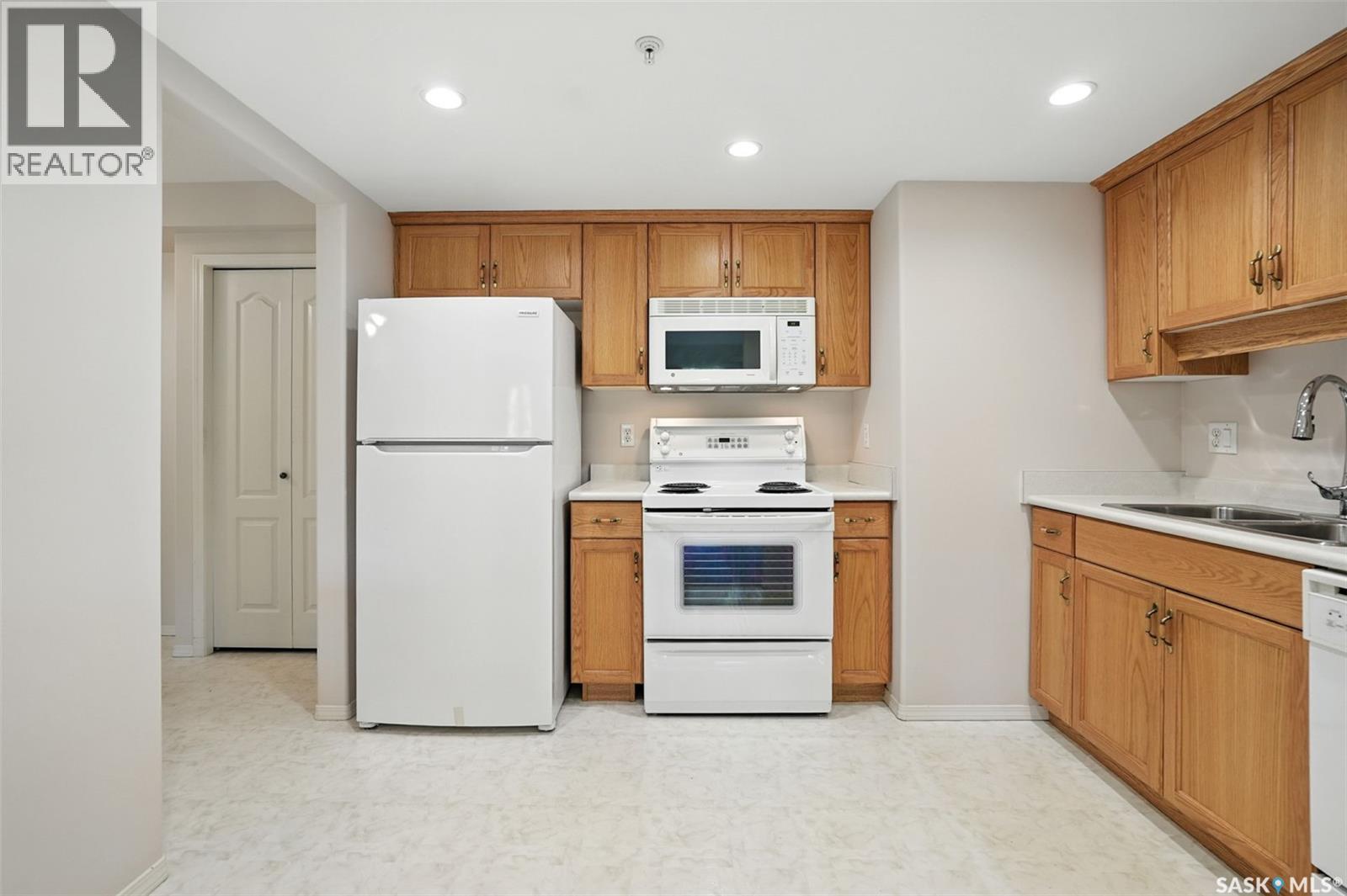 Photo 22 of 208 1622 Acadia Drive, Saskatoon SK