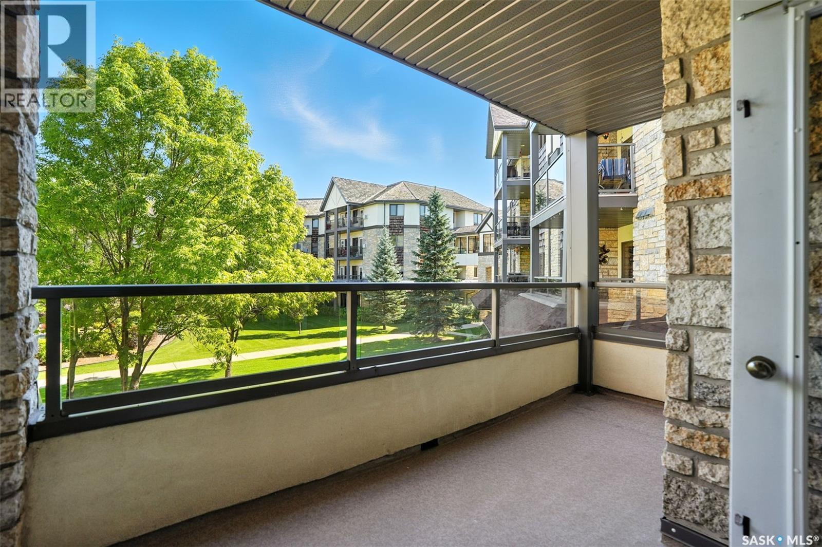 Photo 7 of 208 1622 Acadia Drive, Saskatoon SK