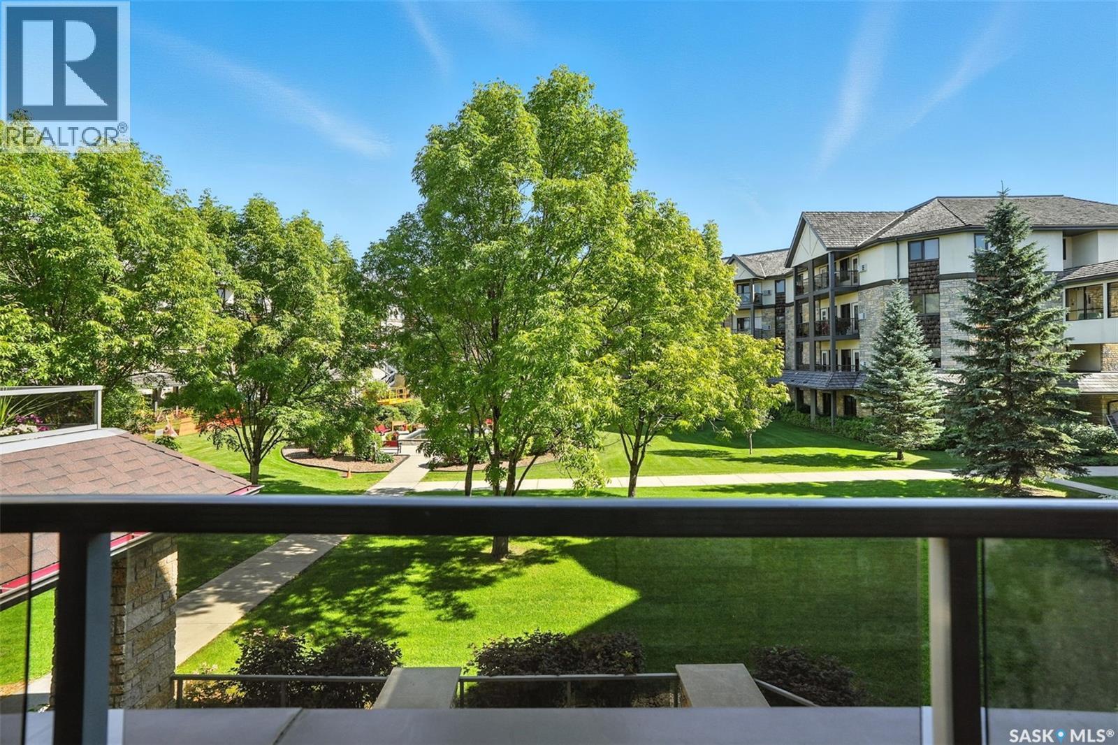 Photo 6 of 208 1622 Acadia Drive, Saskatoon SK