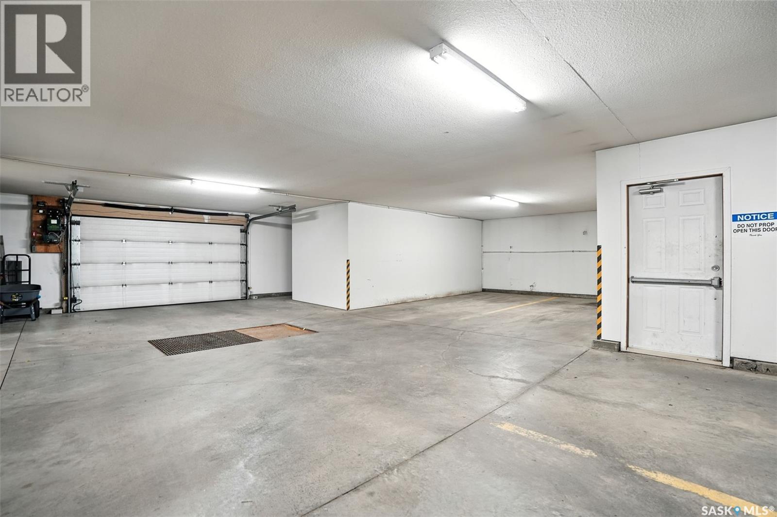 Photo 40 of 208 1622 Acadia Drive, Saskatoon SK