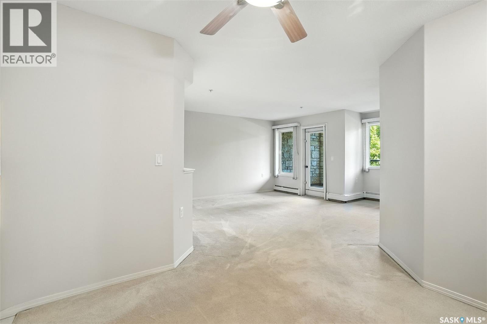 Photo 11 of 208 1622 Acadia Drive, Saskatoon SK
