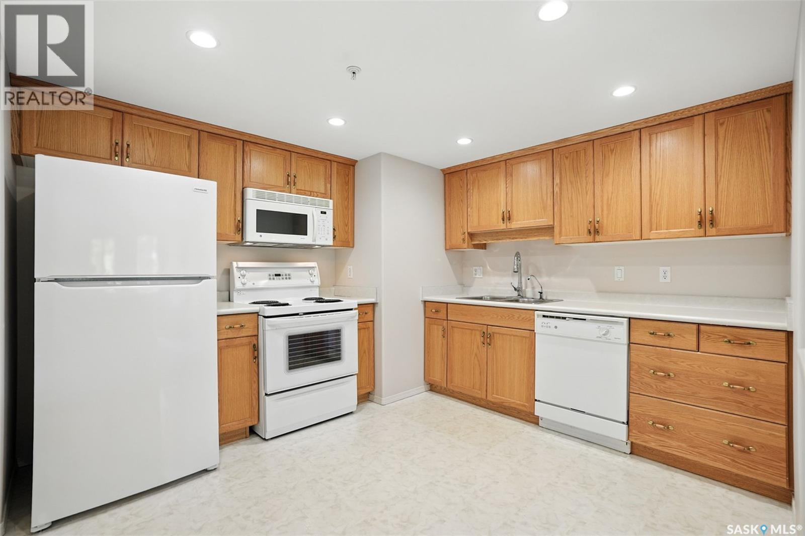 Photo 19 of 208 1622 Acadia Drive, Saskatoon SK