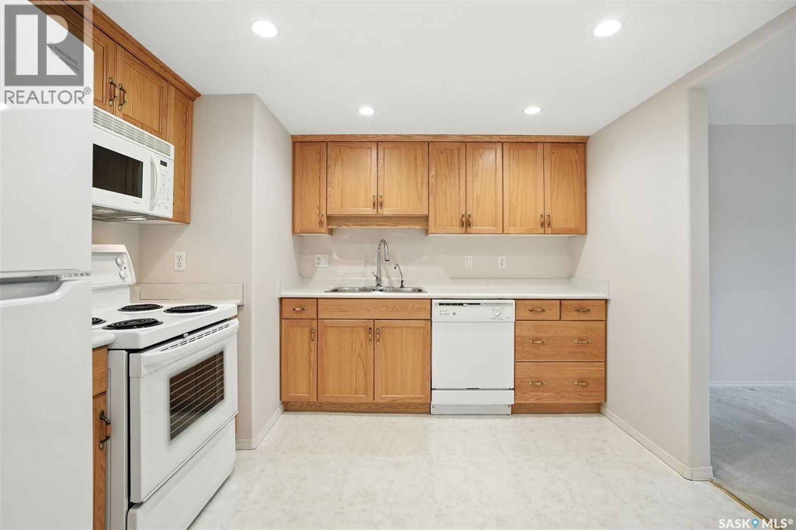 Photo 46 of 208 1622 Acadia Drive, Saskatoon SK
