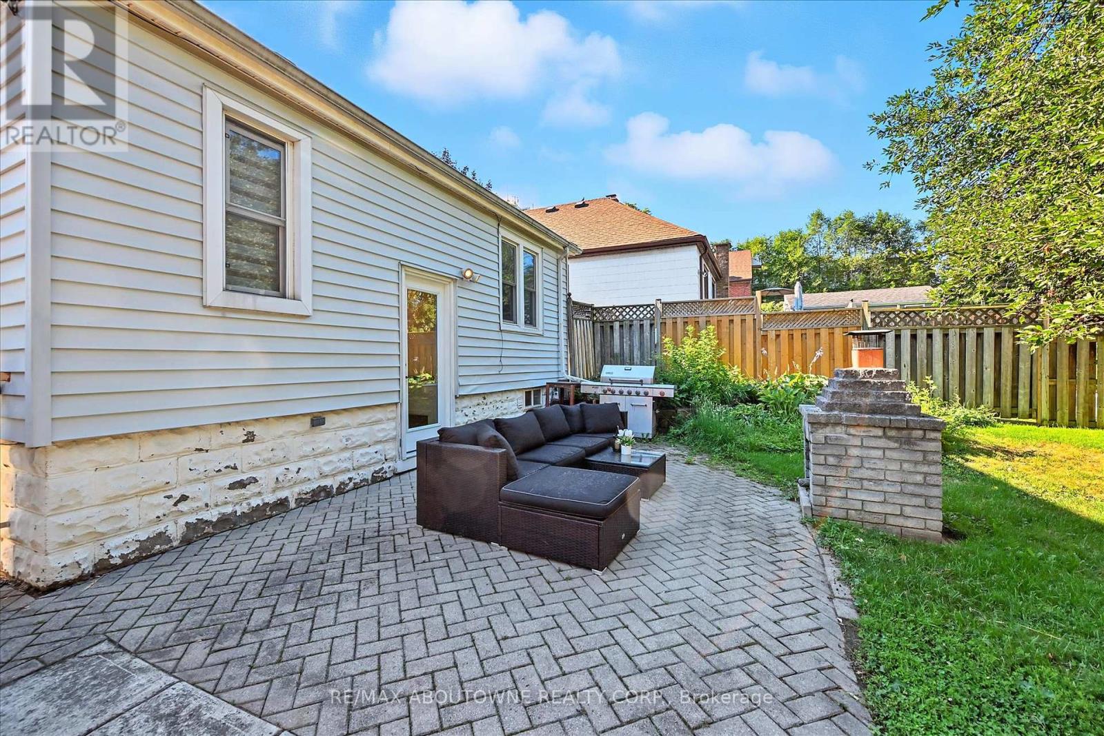 Photo 27 of 216 Bell Avenue, Hamilton ON