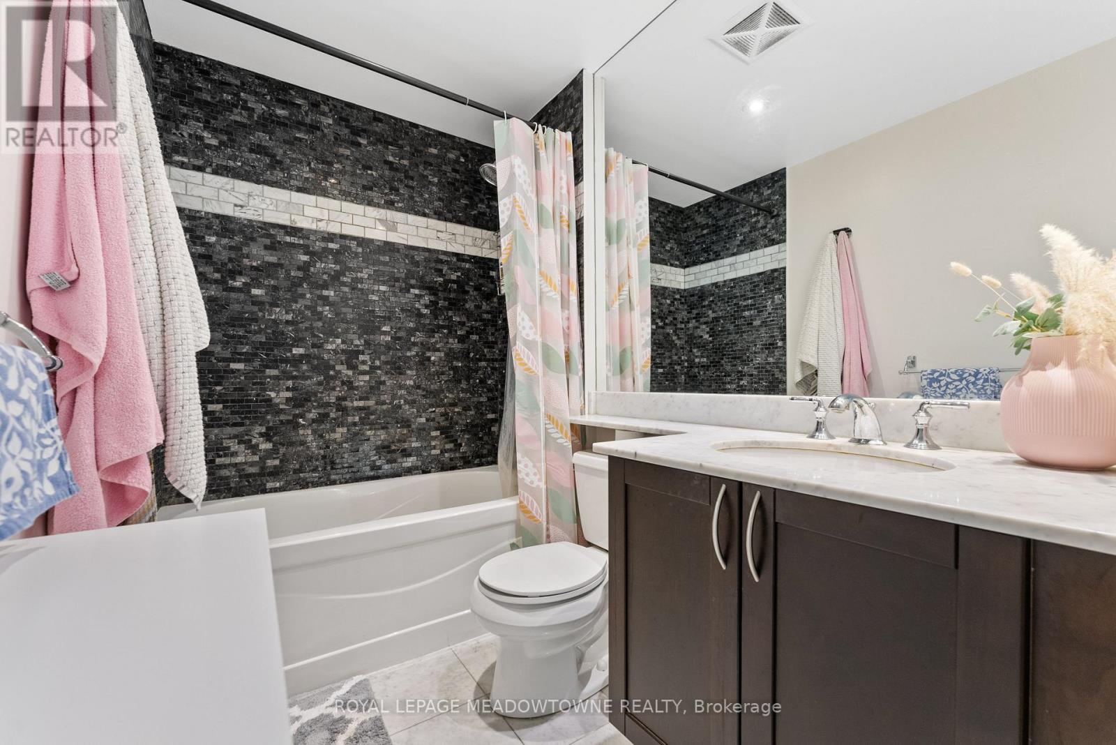 Photo 24 of 916 628 Fleet Street, Toronto ON