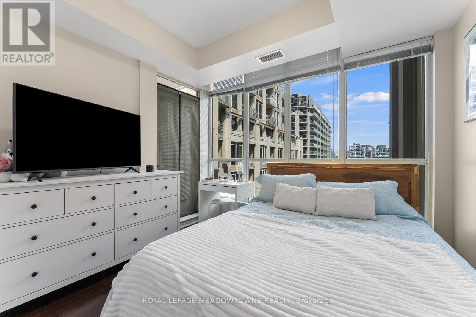 Photo 17 of 916 628 Fleet Street, Toronto ON