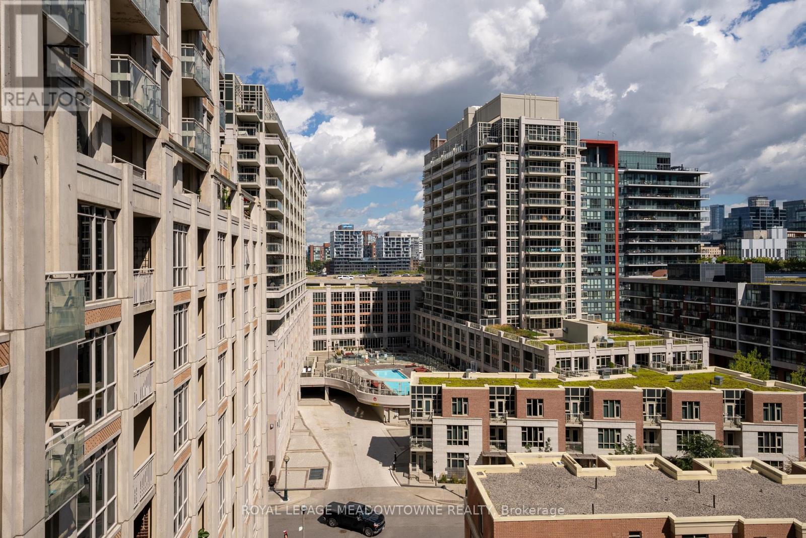 Photo 8 of 916 628 Fleet Street, Toronto ON