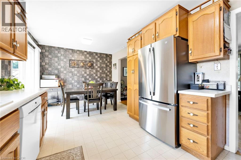 Photo 25 of 83 Oak Avenue, Paris ON