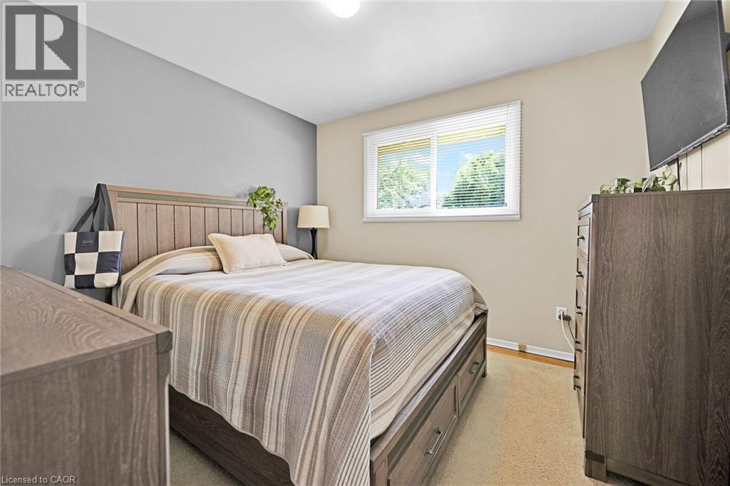 Photo 7 of 83 Oak Avenue, Paris ON