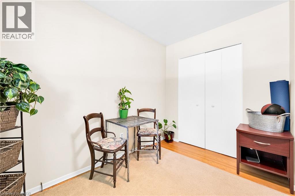 Photo 16 of 83 Oak Avenue, Paris ON