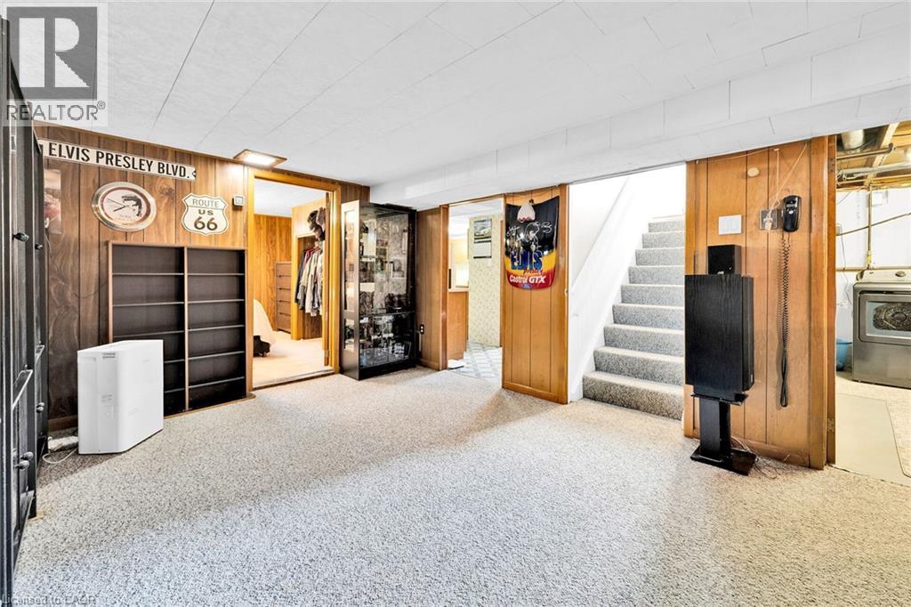 Photo 12 of 83 Oak Avenue, Paris ON
