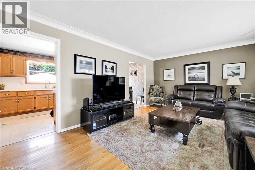 Photo 6 of 83 Oak Avenue, Paris ON