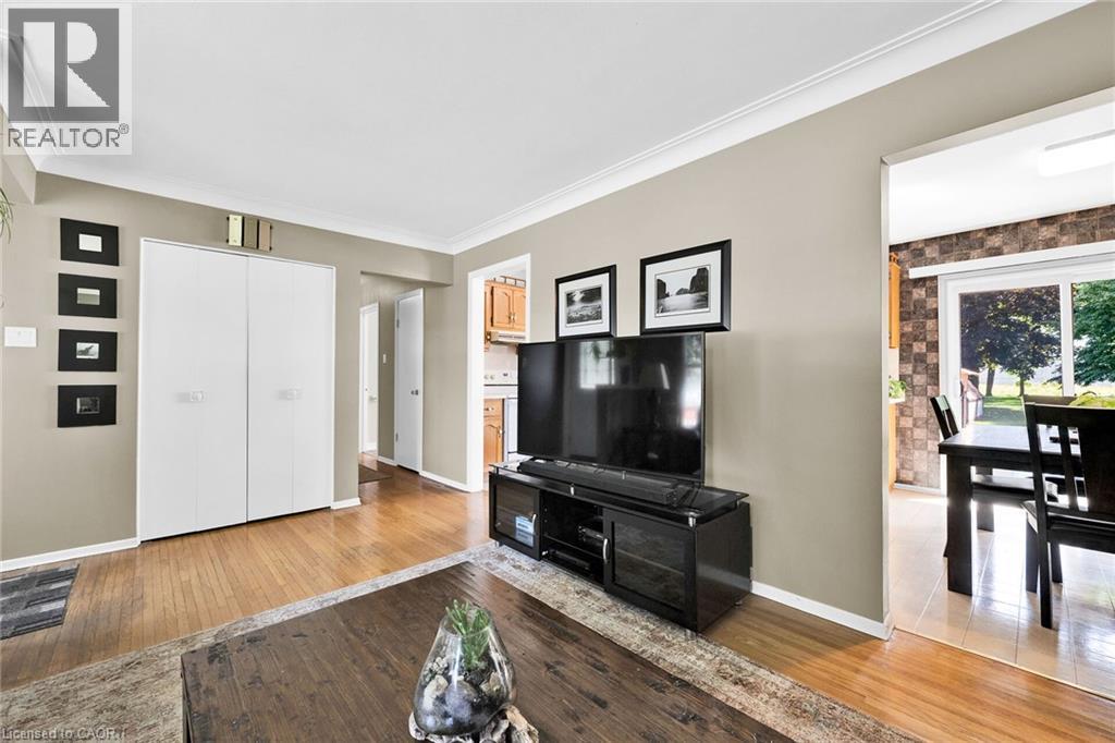 Photo 32 of 83 Oak Avenue, Paris ON