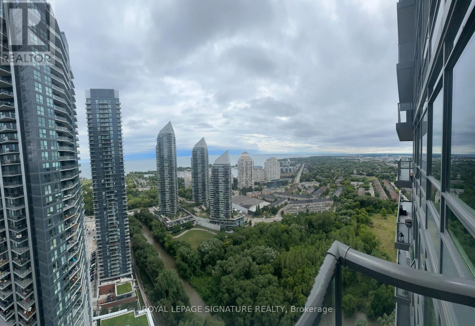 Photo 17 of 3102 36 Park Lawn Road, Toronto ON