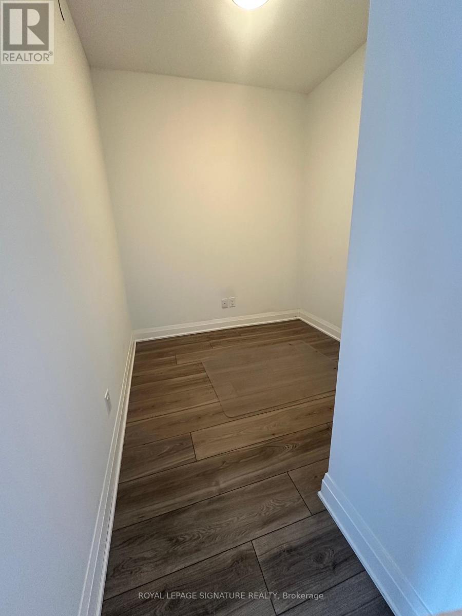 Photo 10 of 3102 36 Park Lawn Road, Toronto ON