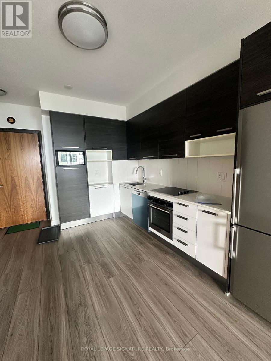 Photo 13 of 3102 36 Park Lawn Road, Toronto ON