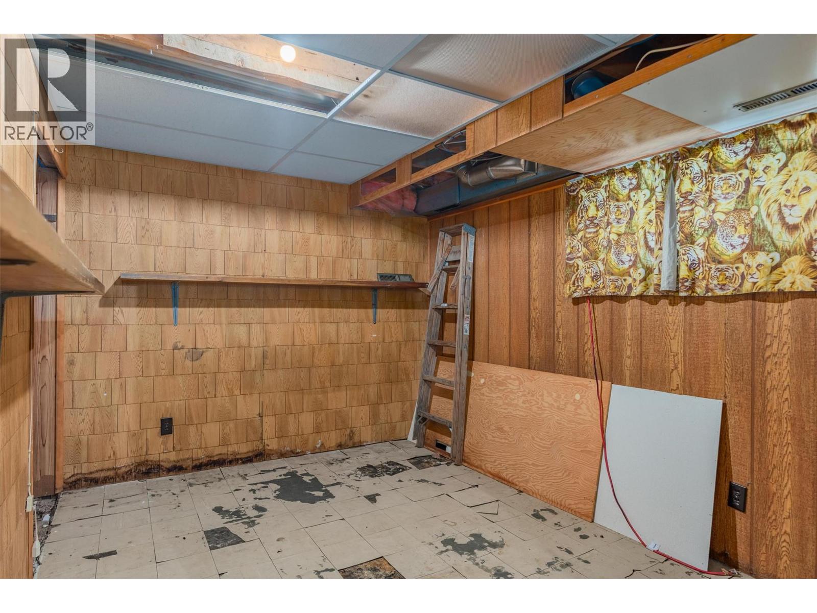 Photo 4 of 2177 Valleyview Drive, Trail BC