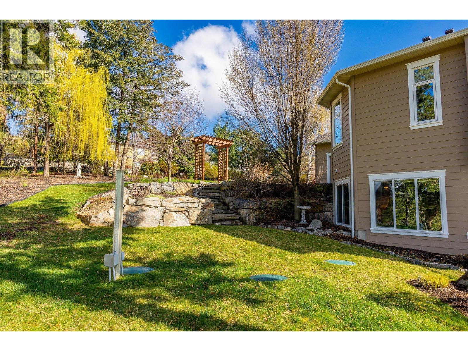 10726 Nighthawk Road, Lake Country - Exteriors - Photo 9