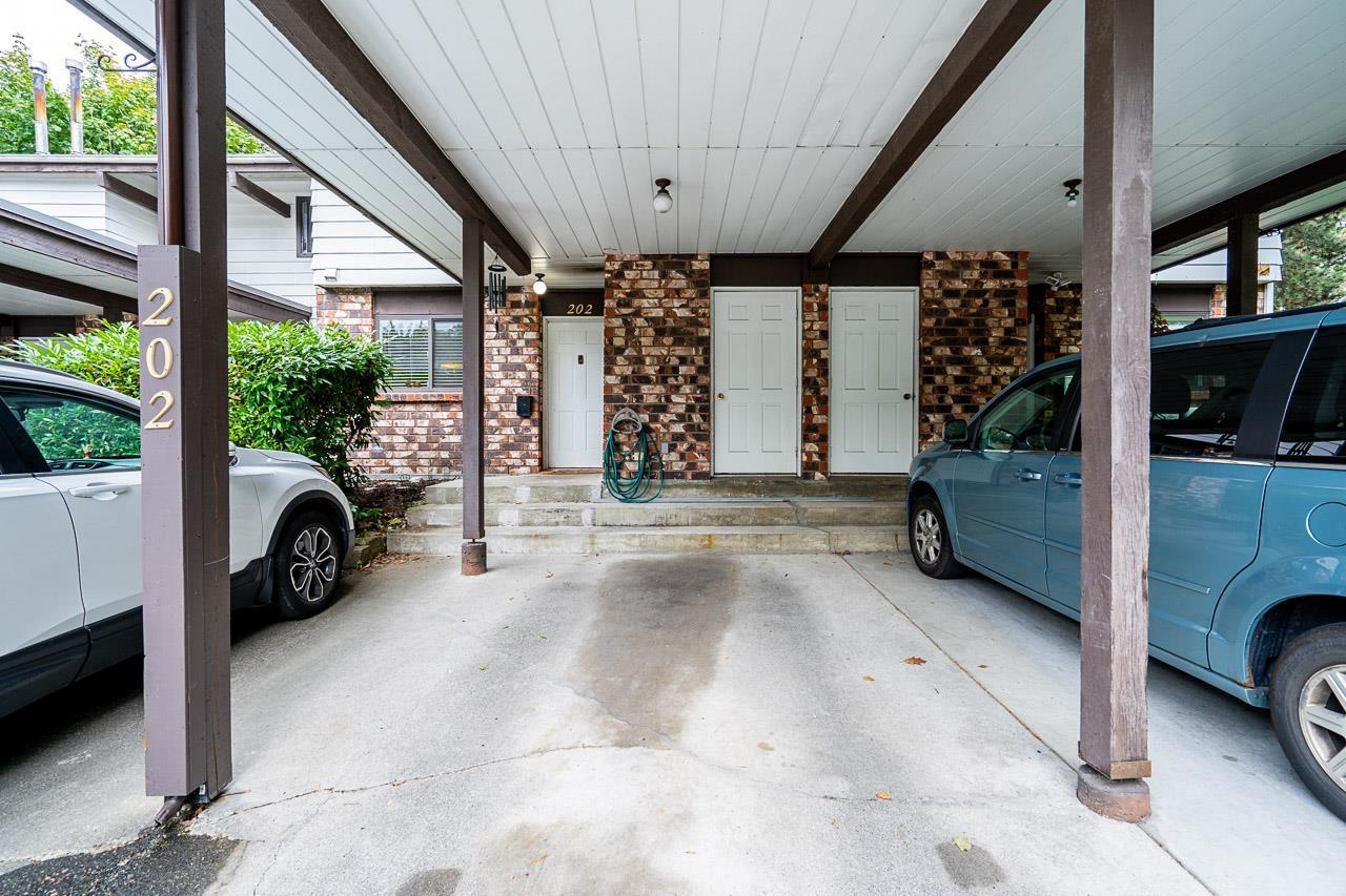 Photo 6 of 202 13893 74 Avenue, Surrey BC