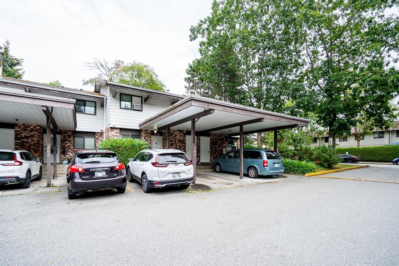 Photo 3 of 202 13893 74 Avenue, Surrey BC