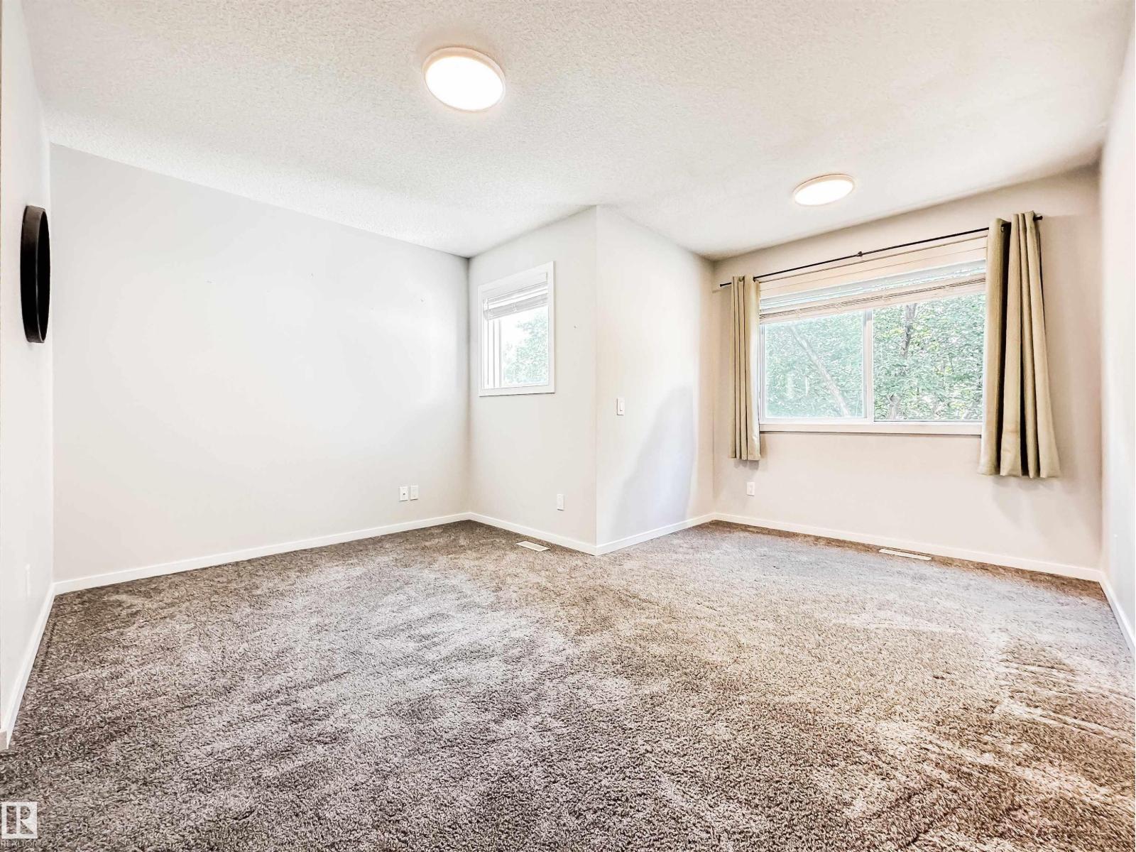 Photo 18 of 26 10909 106 St Nw, Edmonton AB
