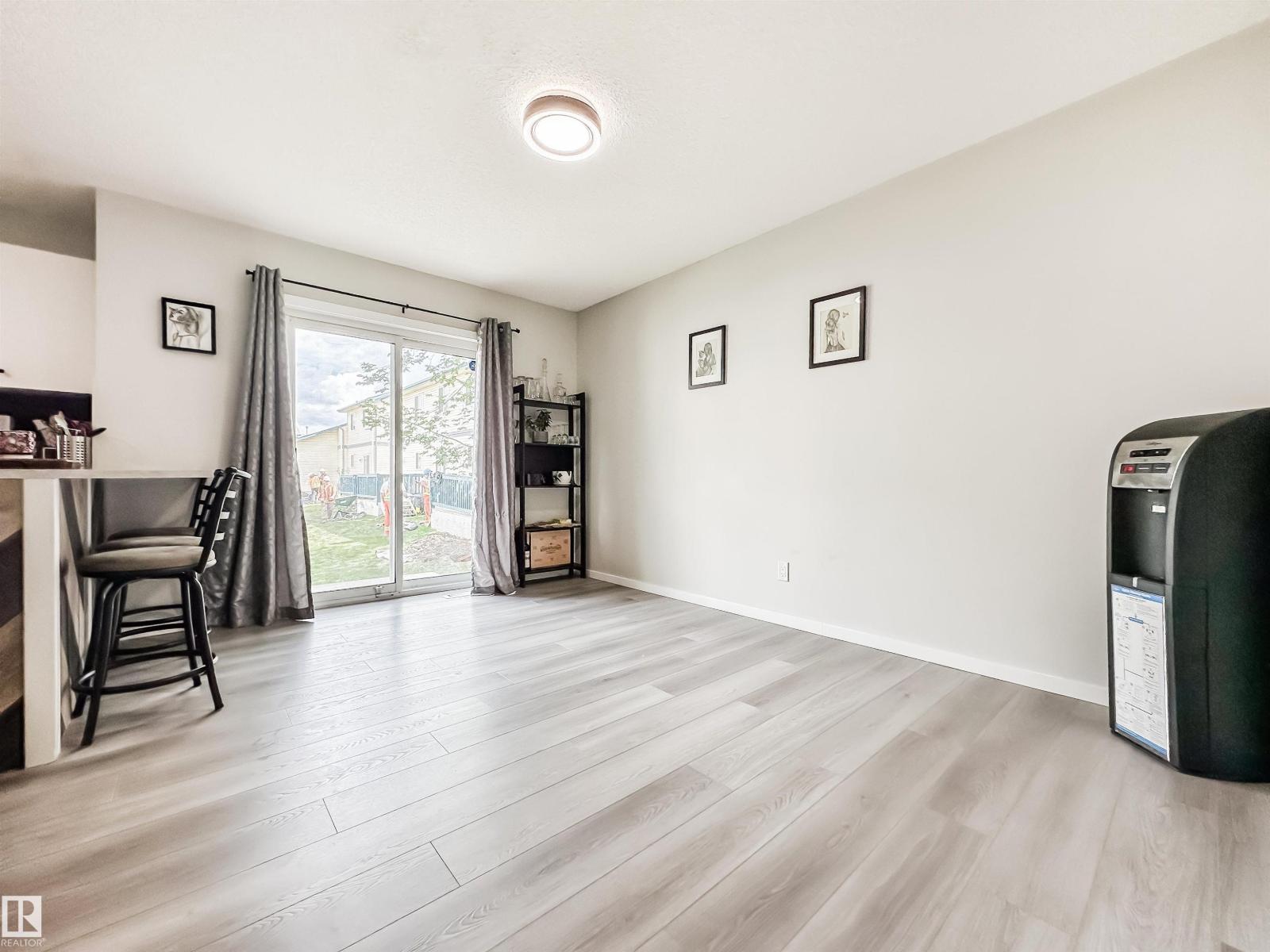 Photo 14 of 26 10909 106 St Nw, Edmonton AB
