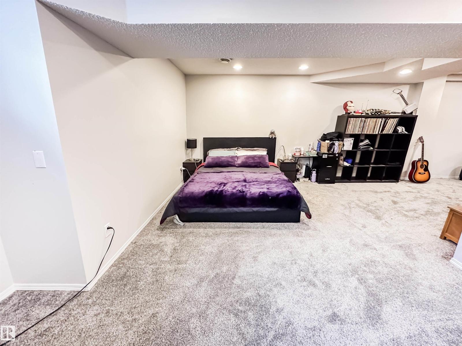 Photo 11 of 26 10909 106 St Nw, Edmonton AB
