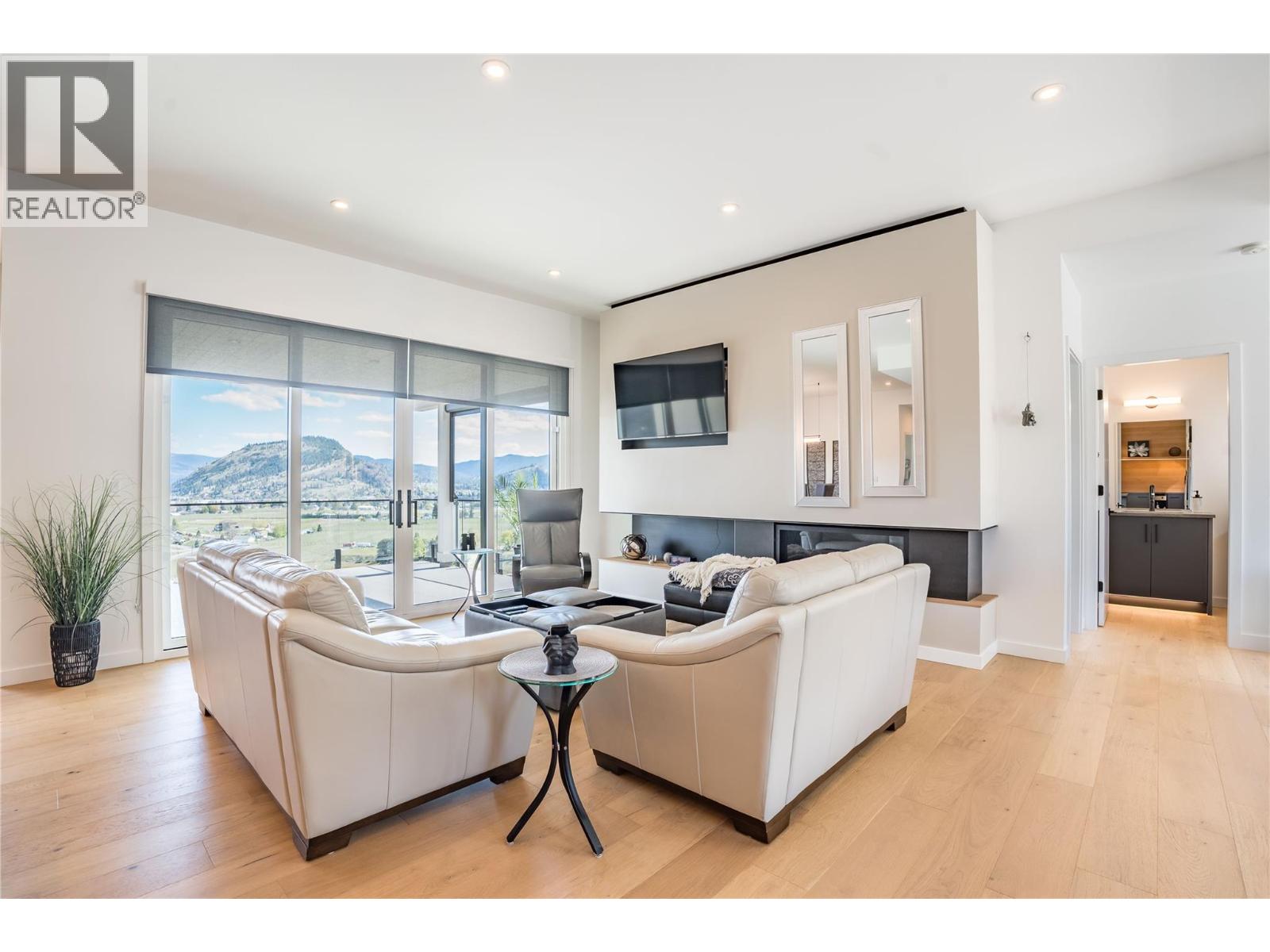  17499 SANBORN Street, Summerland