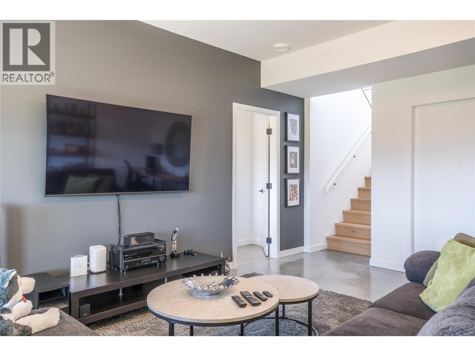  17499 SANBORN Street, Summerland