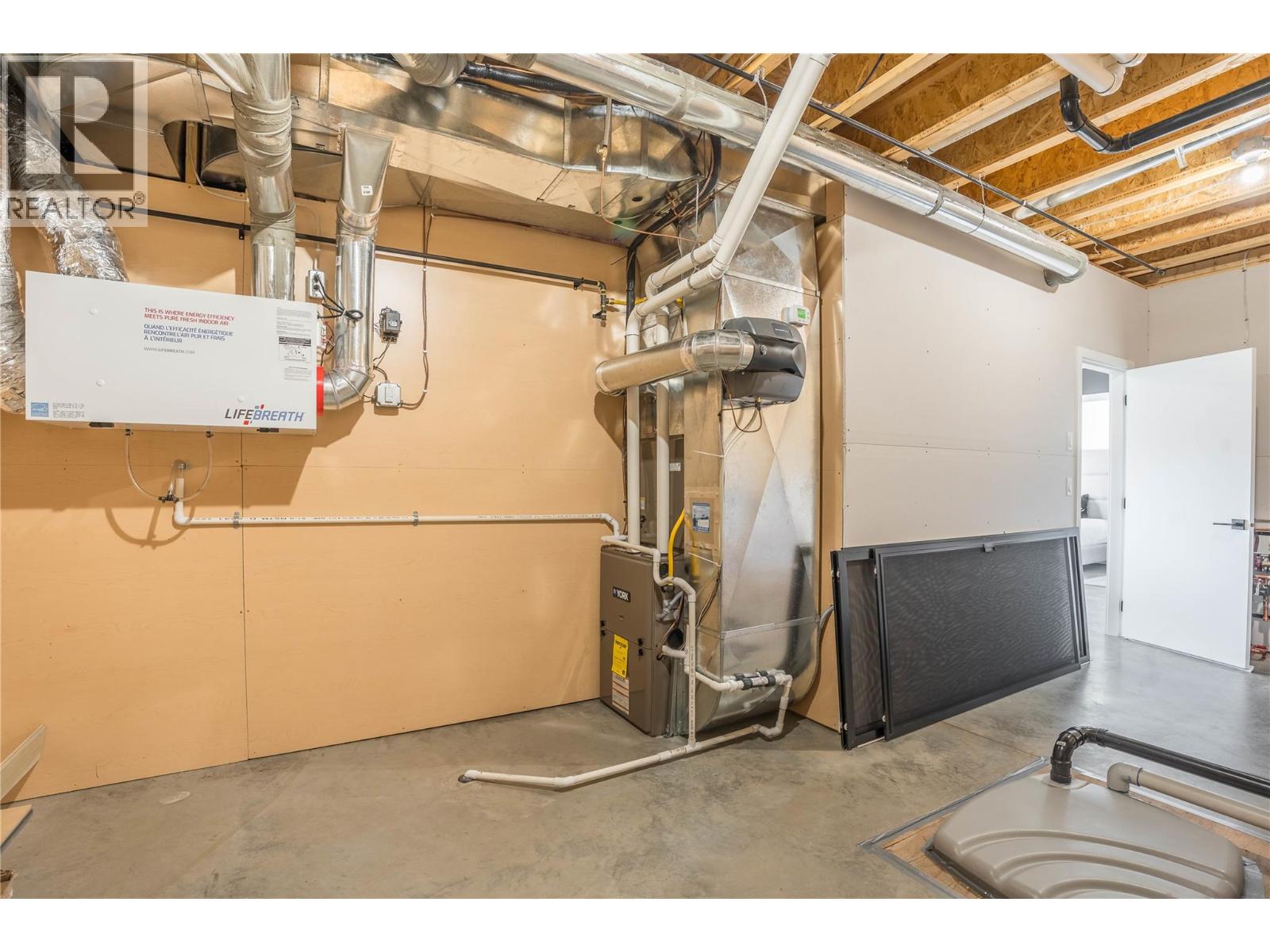  17499 SANBORN Street, Summerland