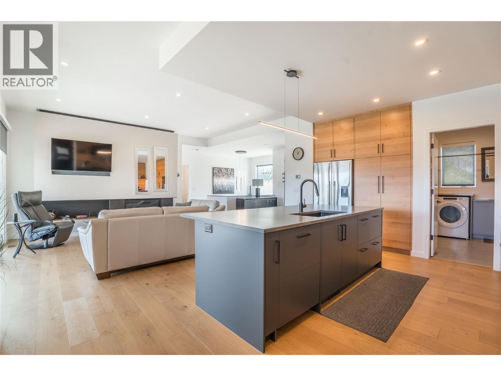  17499 SANBORN Street, Summerland